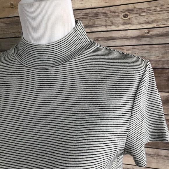 *Volcom She Shell Tee* - Picture 2 of 7